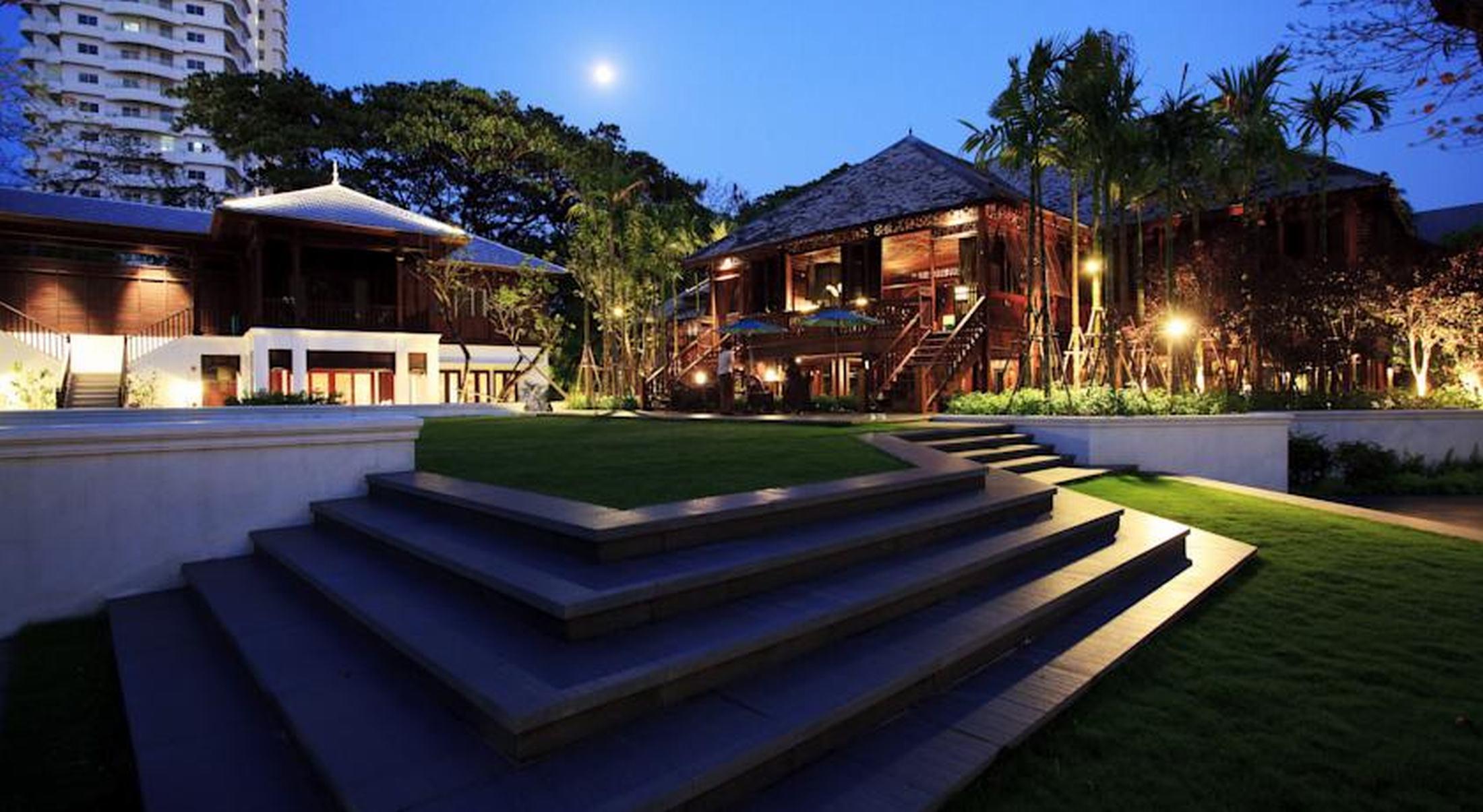 137 Pillars House Hotel Chiang Mai Bagian luar foto